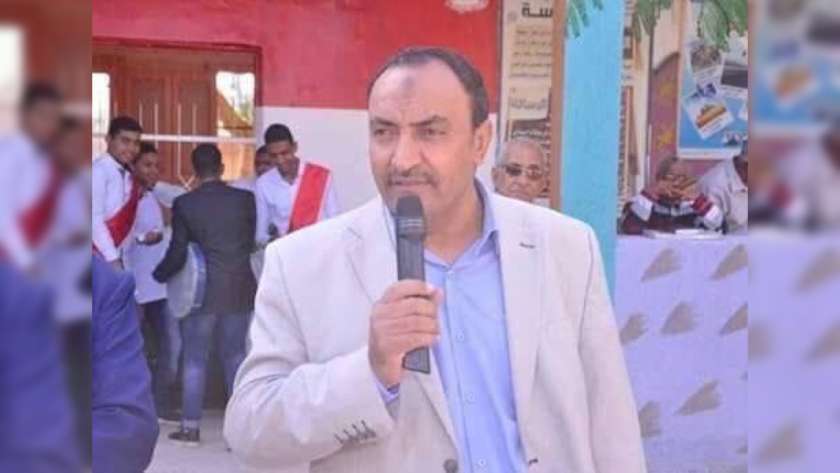 محسن أحمد- مدير إدارة إسنا التعليمية