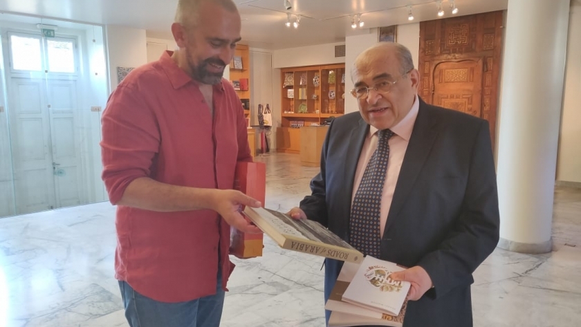 مصطفى الفقي يبحث في أثينا التعاون بين مكتبة الإسكندرية ومتحف بيناكي
