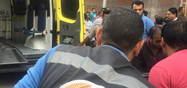 نقل 4 عمال سقطوا من على سقالة عمارة فى طنطا