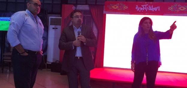 خالد حجازي "يسار الصورة" خلال أحد مؤتمرات فودافون