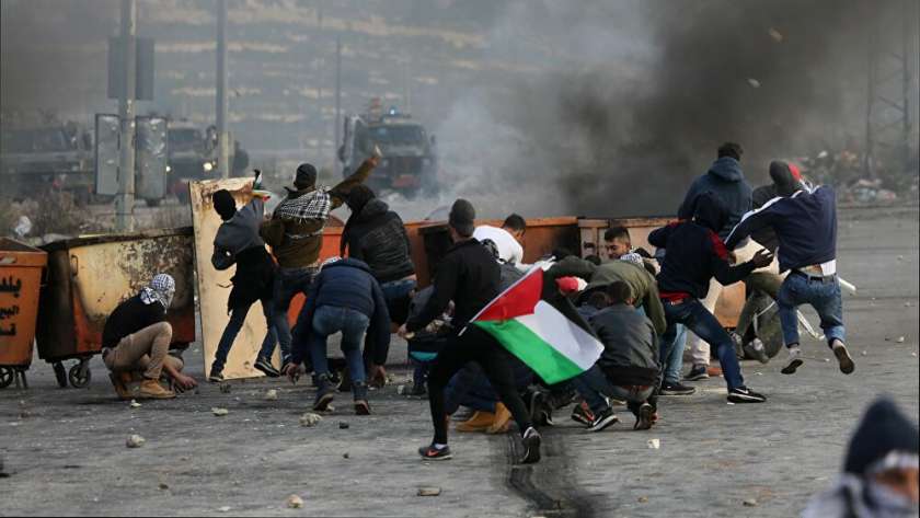 اشتباكات بين الفلسطينيين وقوات الاحتلال