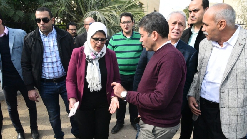 وزيرة الصحة  تتفقد التجهيزات الجارية بوحدة صحة آل عثمان