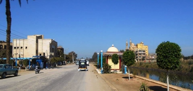 حملات مكبرة للنظافة والتجميل بمدينة أخميم