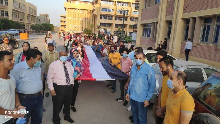 طلاب جامعة كفر الشيخ يحتفلون بذكرى نصر أكتوبر