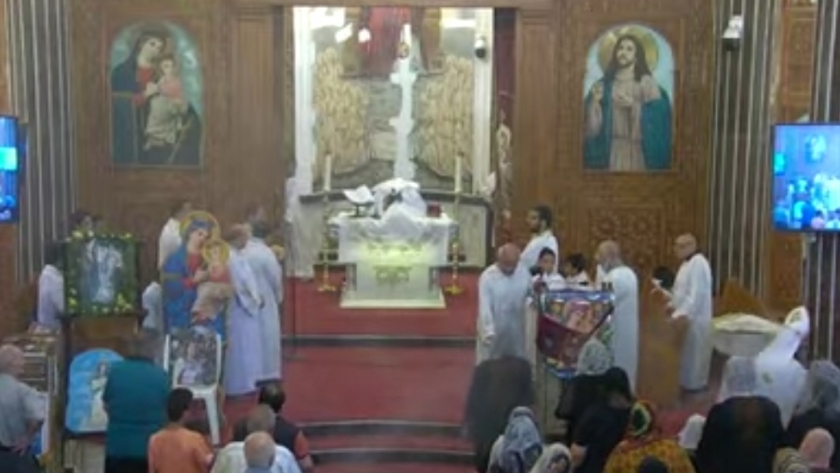 قداس عيد العذراء في كنيسة بالإسكندرية