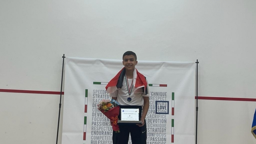 فوز اللاعب المصرى على عزت بالميدالية البرونزية فى بطولة إيطاليا الدولية للاسكواش
