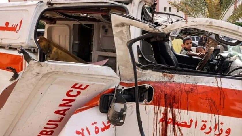 الاعتداء على سيارة اسعاف في غزة