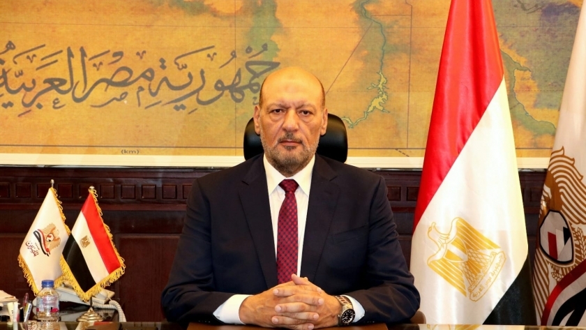 المستشار حسين أبو العطا، رئيس حزب "المصريين"