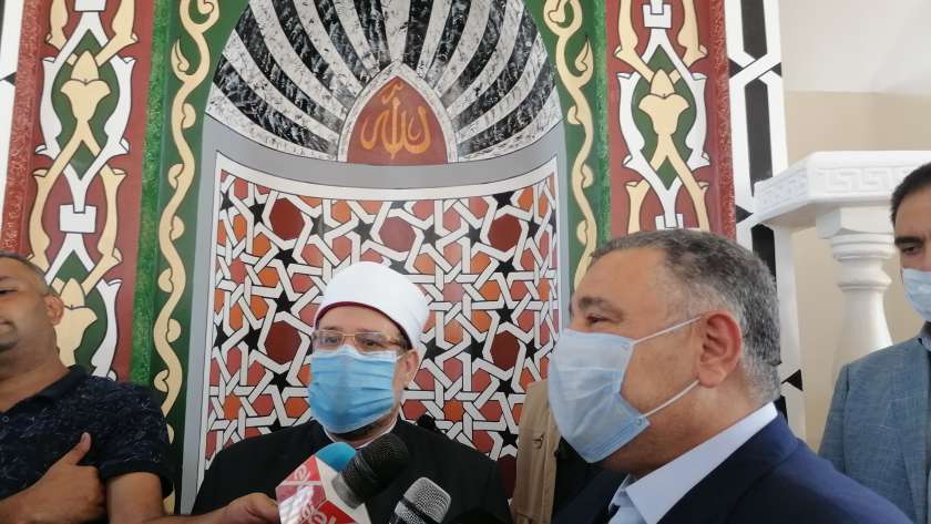وزير الأوقاف يفتتح مسجد الأحياء بالغردقة