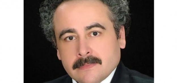 د.علاء عبدالهادى رئيس اتحاد الكتاب
