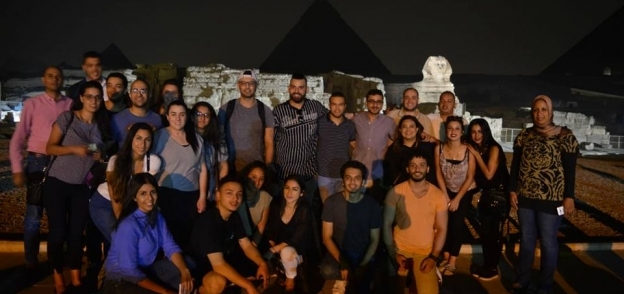 المصريين بالخارج بإستراليا يزورون أهرام الجيزة