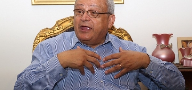 الدكتور أحمد زايد استاذ علم الاجتماع مدير مكتبة الإسكندرية الجديد