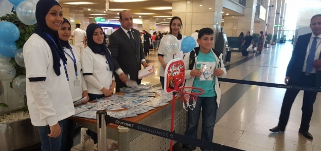 مصر للطيران تقدم هدايا لعملائها المسافرين