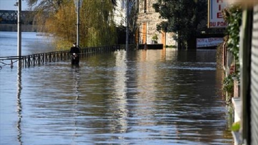 ارتفاع حصيلة ضحايا الفيضانات المفاجئة بـ"إيفيا" اليونانية إلى 7 قتلى