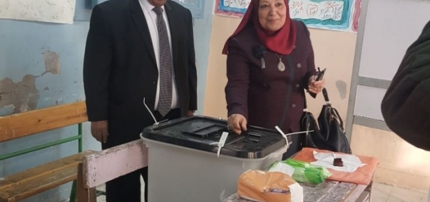 رئيس هيئة النيابة الادارية خلال التصويت فى الانتخابات الرئاسية