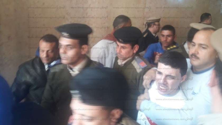 المتهم راجح أثناء خروجه من المحكمة بعد صدور قرار حبسه