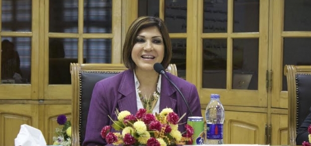 الدكتورة سوزان القليني عميدة كلية الآداب جامعة عين شمس