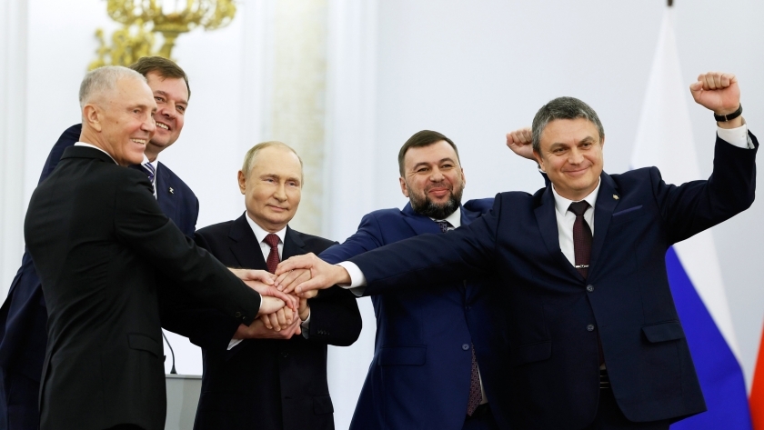 بوتين خلال مراسم ضم المناطق الأوكرانية