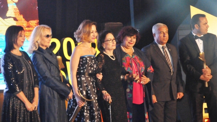 وزيرة الثقافة ومحافظ أسوان يفتتحان مهرجان أسوان لأفلام المرأة