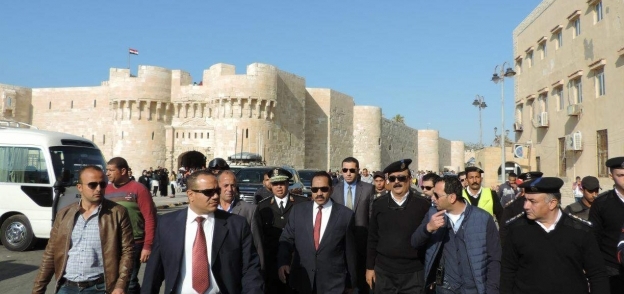 مدير أمن الإسكندرية يتفقد قلعة قايتباي في احتفالات شم النسيم