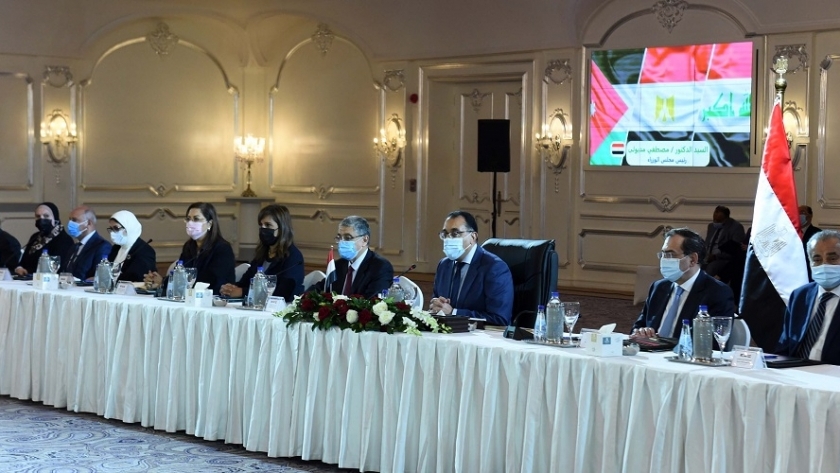 جلسة مباحثات بين حكومات مصر والعراق والأردن