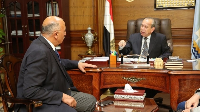 محافظ كفر الشيخ خلال لقاءه مع السكرتير العام
