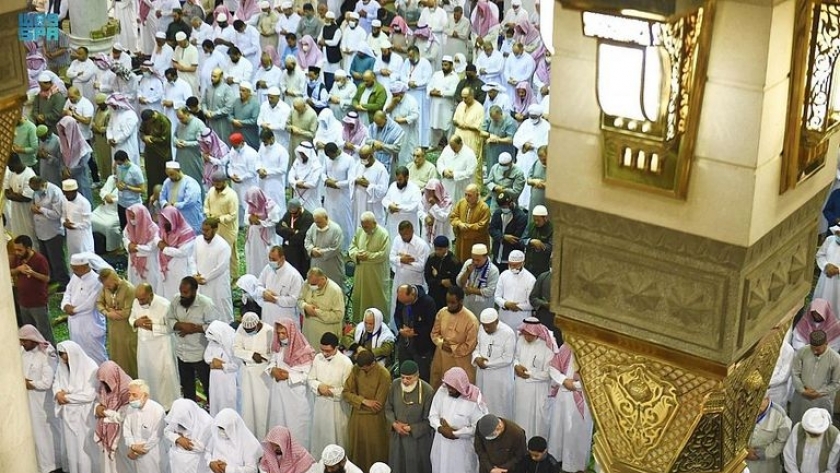 وقت صلاة التهجد في رمضان بالحرم - صورة أرشيفية للصلاة
