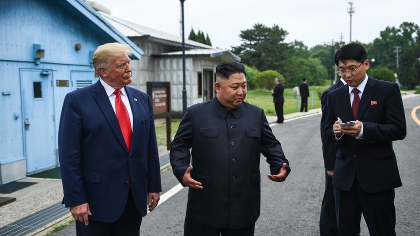 زعيم كوريا الشمالية مع الرئيس الأمريكي دونالد ترامب