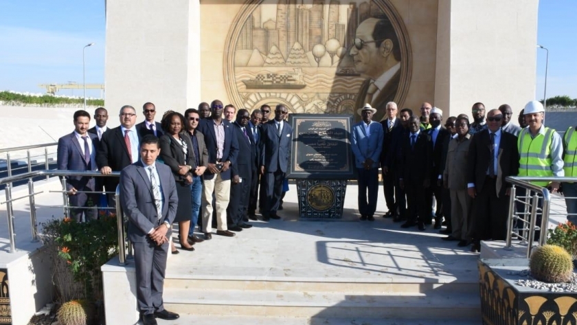  الخارجية تنظم زيارة لمجموعة من السفراء الأجانب إلى قناة السويس
