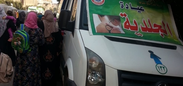 الكشف علي ٢٢٥٠ مريض في قافلة طبية بقرية ميت أبو عربي بالشرقية