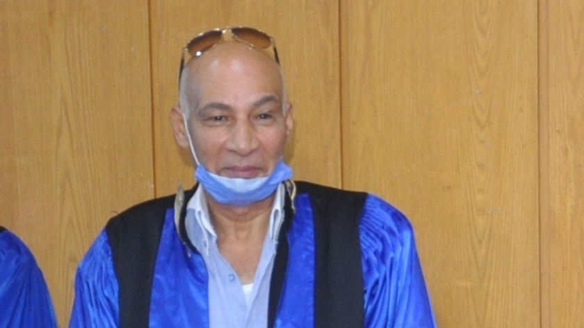 الدكتور السيد رشاد غنيم، عميد معهد الخدمة الاجتماعية في الإسكندرية