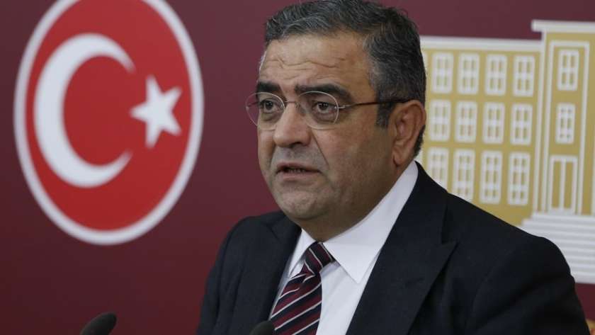 البرلماني عن حزب الشعب الجمهوري التركي المعارض سزجين تانريكولو