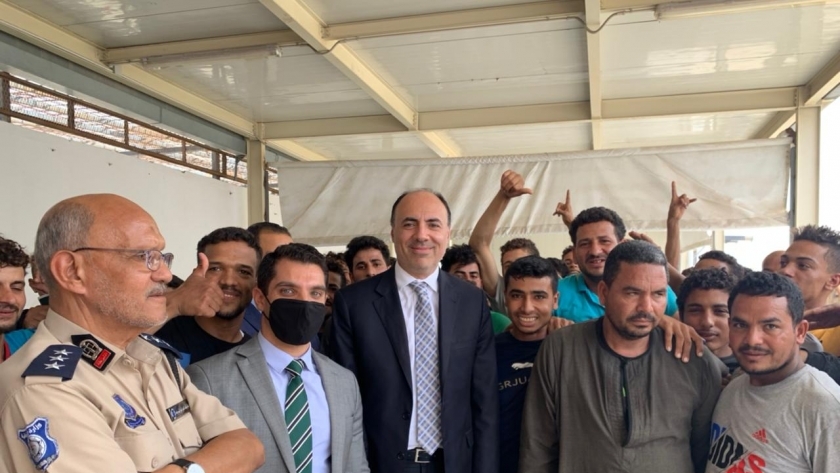 إطلاق صراح 90 مواطناً مصرياً محتجزين بمقر الهجرة غير الشرعية بطربلس