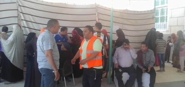 بالصور| منظمة حقوقية تنظم قافلة طبية لعلاج الأهالي مجانا بمدينة بدر