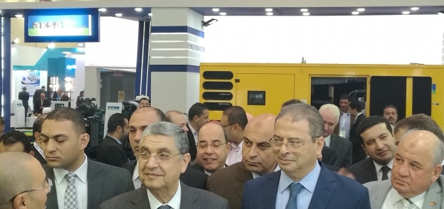 وزير الكهرباء خلال افتتاح معرض "اليكتريكس"