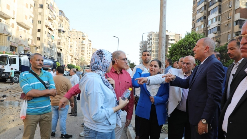 محافظ القاهرة يتابع اصلاح كسر ماسورة مياه
