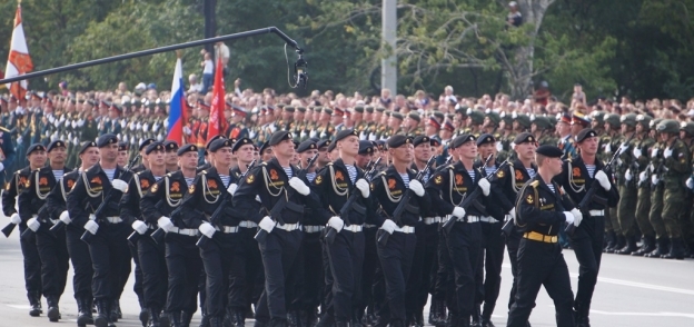 بالصور| روسيا تقيم عرضا عسكريا بمناسبة الذكرى الـ70 للحرب العالمية