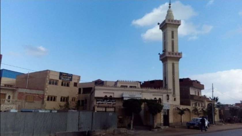 مسجد شيخ القراء مقصدا لأهالي مسقط رأسه بالغربية في رمضان
