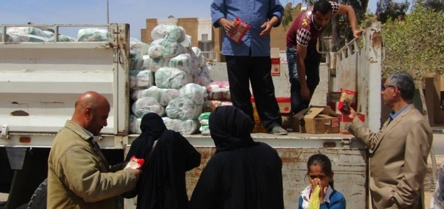 توزيع دجاج وسكر بمدينة ابورديس