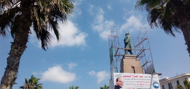 تمثال سعد زغلول بالإسكندرية أثناء بدء الترميم