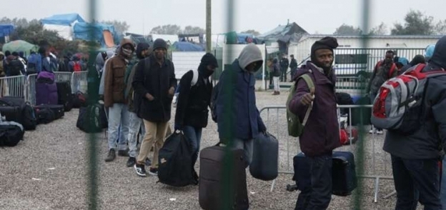 إخلاء مخيم غراند-سينت للمهاجرين في شمال فرنسا