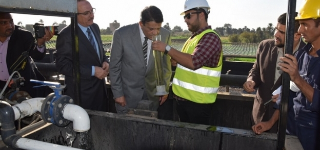 رئيس العاصمة الإدارية الجديدة يشيد بمشروع الصرف الصحي بنظام "MBR" في بني سويف