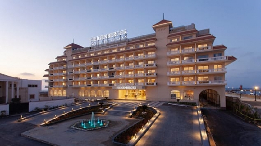 الفنادق المصرية تبدأ فى منح العاملين دورات تدريبية حول آليات التعامل مع السياح