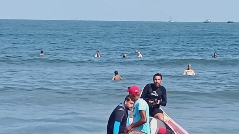 وفاة طفل غرق بساحل بحر الشيخ زويد أثناء السباحة