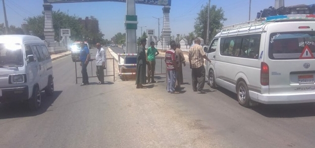 حملة مرورية مفاجئة على مدخل محافظة أسيوط الشمالى بمركز ديروط