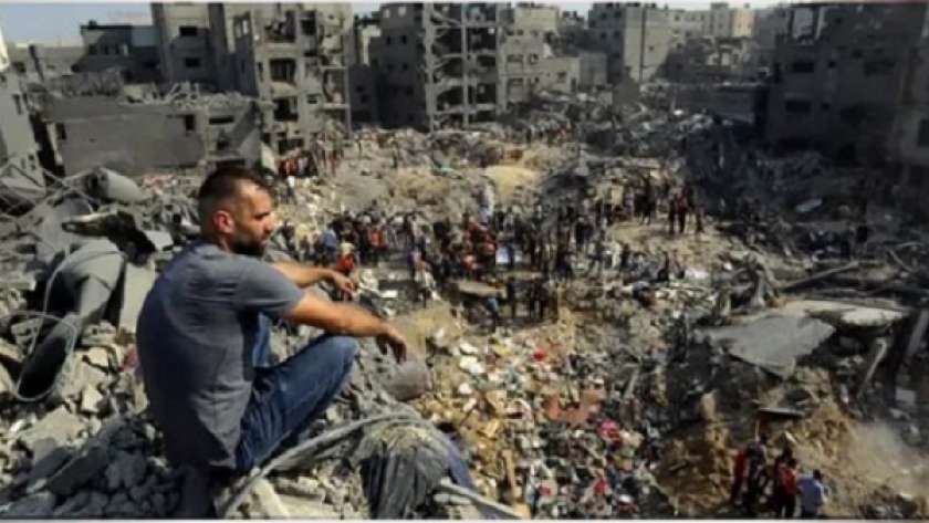 غزة تحت القصف للشهر الثالث