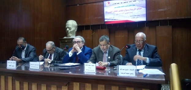 اتحاد كتاب مصر يناقش استراتيجية عربية موحدة لمشروعات الترجمة الرسمية