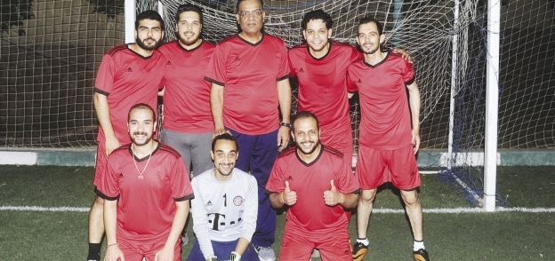 لاعبو فريق «المنتخب» بقيادة محمود مسلم رئيس التحرير