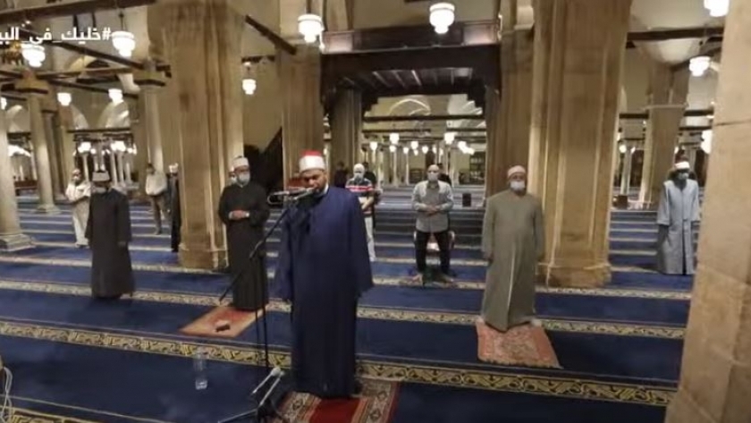 إمام صلاة التهجد في مسجد الأزهر الشريف