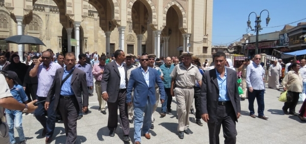 مدير أمن الغربية يتفقد خدمات تأمين مسجد السيد البدوى وشوارع طنطا